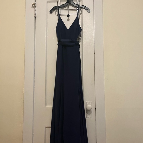 David’s Bridal V-Neck Crepe Mermaid Bridesmaids Dress VW360489 in Navy Blue NWT - Picture 2 of 8